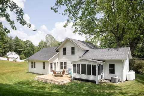 30 Porter St, Lakeville, CT 06039