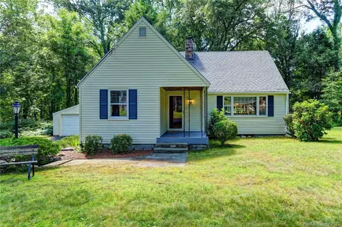 19 Stevens St, Avon, CT 06001