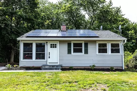 110 Sunset Dr, Derby, CT 06418