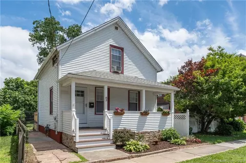 83 Webb St, Hamden, CT 06517