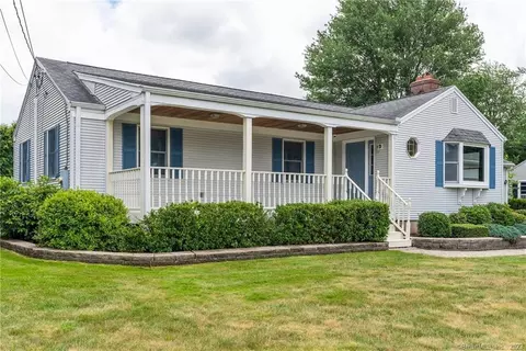 134 Cloverdale Cir, Wethersfield, CT 06109