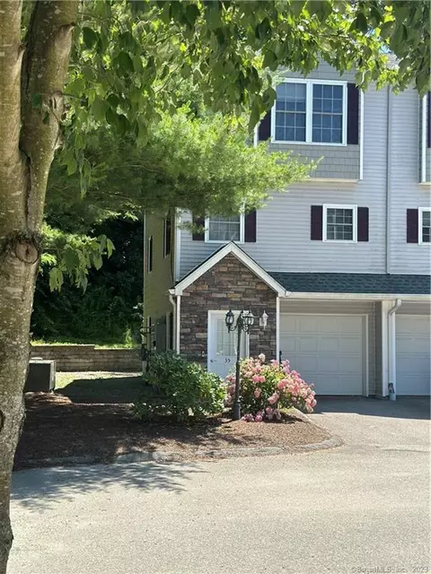 296 Hamilton Ave #35, Norwich, CT 06360
