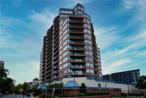 25 Forest St #8J, Stamford, CT 06901