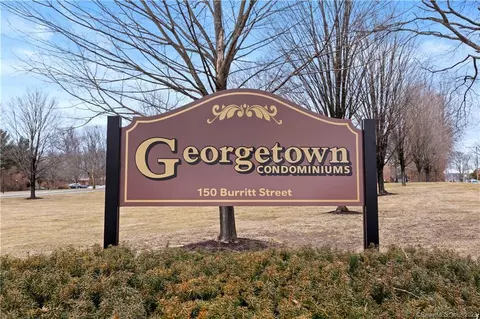 150 Burritt St #5B, Plantsville, CT 06479