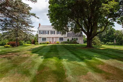 16 Case Cir, Simsbury, CT 06092