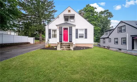 38 Green St, East Haven, CT 06512
