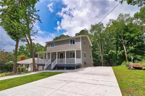 6 Maywood St, Waterbury, CT 06704