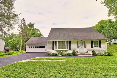 186 Grove St, Shelton, CT 06484