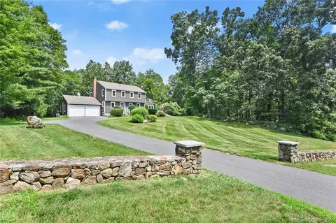 134 Bridle Path Rd, Southbury, CT 06488