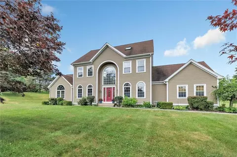 1 Country Club Rd, Seymour, CT 06483