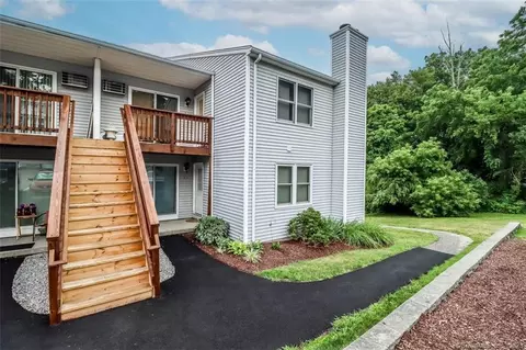 32 Valley Dr #32, New Milford, CT 06776