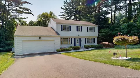 62 Kirkwood Rd, West Hartford, CT 06117