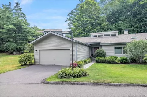 5 Brenthaven, Avon, CT 06001