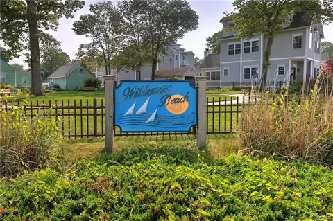 39 Wildwood Ave, Milford, CT 06460