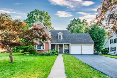 31 Webster Hill Blvd, West Hartford, CT 06107