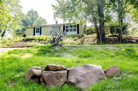 64 Tuttle Rd, Durham, CT 06422