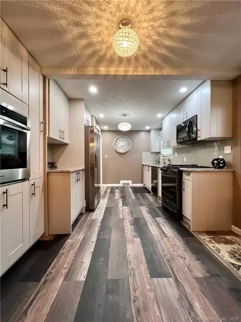26 Sequin St, Hartford, CT 06106