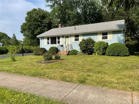 284 Basswood Dr, Middletown, CT 06457
