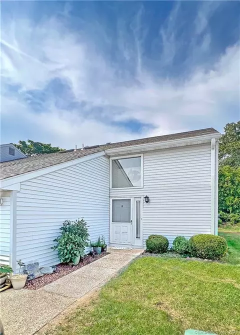 705 Lake Ave #8, Bristol, CT 06010