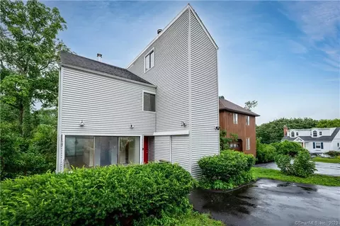 3 Hartford Ave, Greenwich, CT 06830