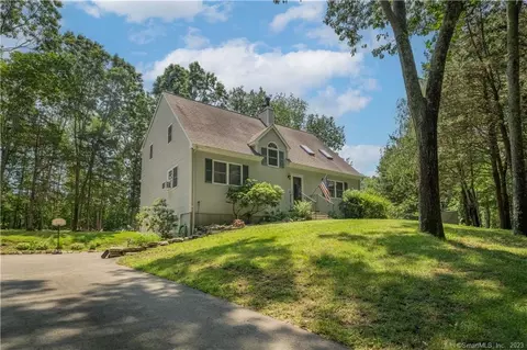 22 Peach Tree Hill Ave, Ledyard, CT 06339