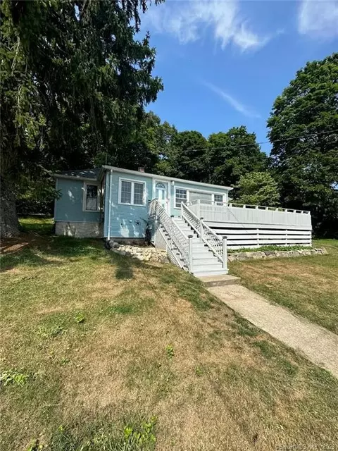 160 Meridian St, Groton, CT 06340