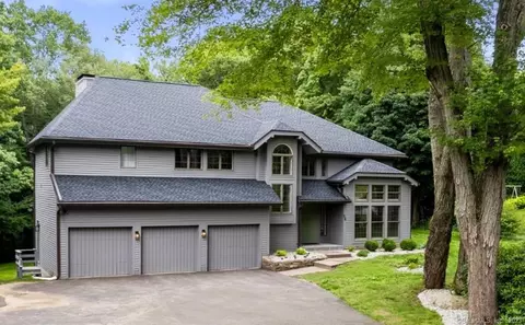 58 Old Farms Rd, Glastonbury, CT 06073