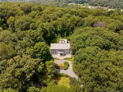 33 Skunk Ln, Wilton, CT 06897