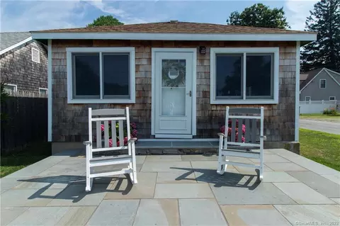 5 East St, Old Saybrook, CT 06475