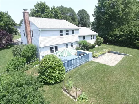 68 Trinity Ave, Glastonbury, CT 06033