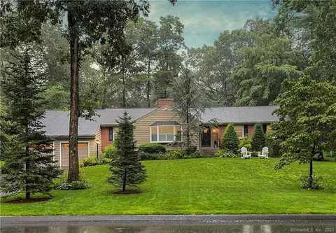 32 Quincy Rd, Glastonbury, CT 06033