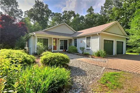 112 Fowler Rd, Lebanon, CT 06249