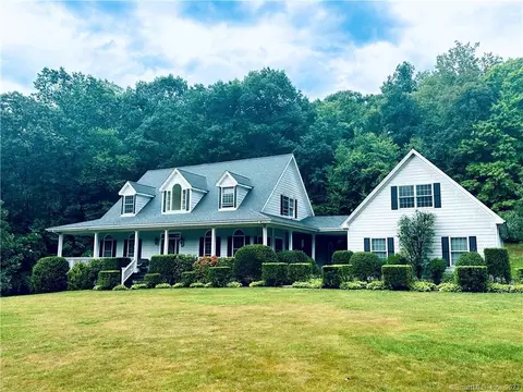 687 Old Waterbury Rd, Southbury, CT 06488