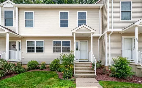 122 Marjorie Ln #122, Manchester, CT 06042