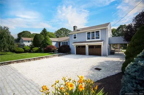 2 Minard Dr, Westport, CT 06880