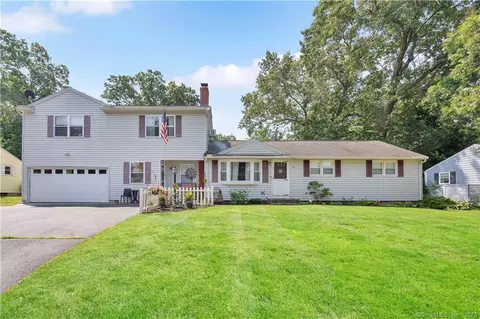 36 Play Rd, Enfield, CT 06082