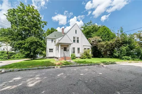 19 Chelsea Ct, Norwich, CT 06360