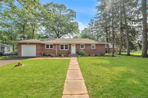 41 White St, Manchester, CT 06042