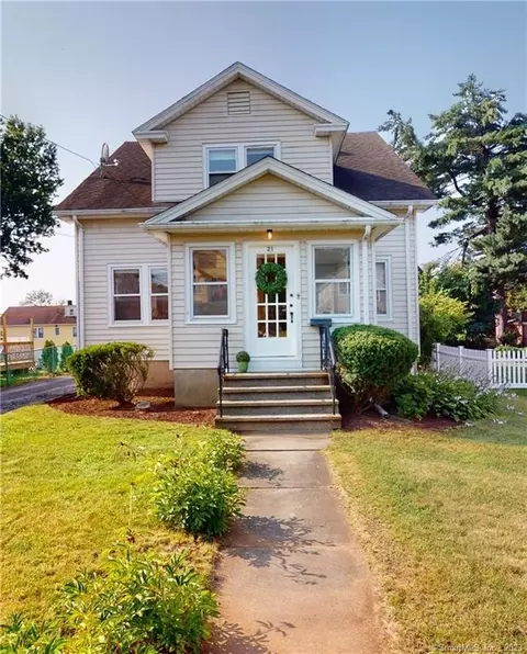 21 Fennbrook Rd, West Hartford, CT 06119