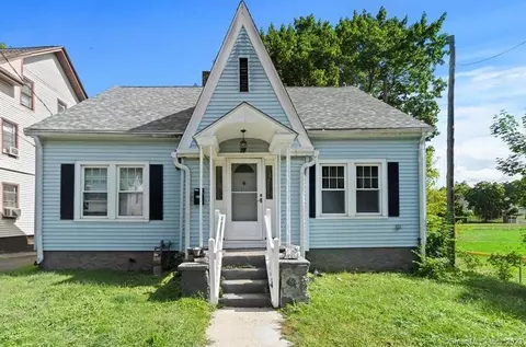 27 Tremont St, Meriden, CT 06450