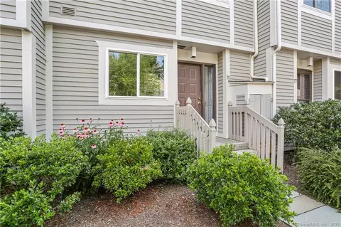 75 Strathmore Ln #75, Westport, CT 06880