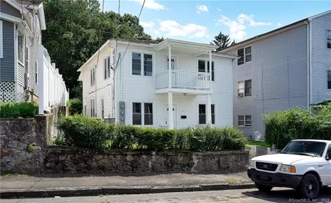 86 Pleasant St, Waterbury, CT 06706