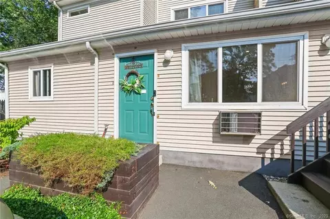 30 Elmcroft Rd #2, Stamford, CT 06902