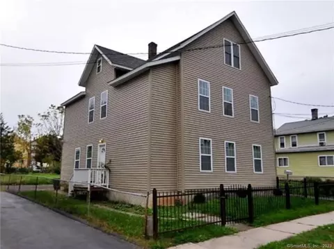 14 Smith St, New Britain, CT 06053