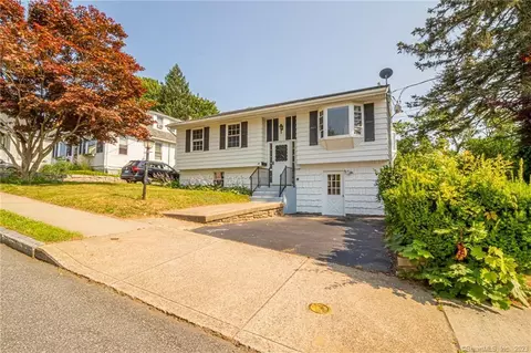 48 Dell Ave, New London, CT 06320