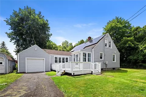 19 R Freestone Ave, Portland, CT 06480
