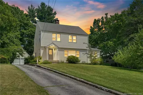 302 Booth Hill Rd, Trumbull, CT 06611