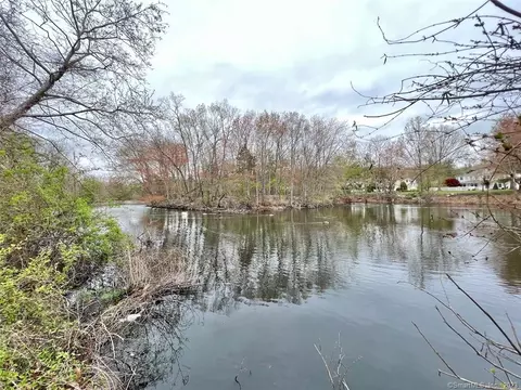 668 Glenbrook Rd #28, Stamford, CT 06902