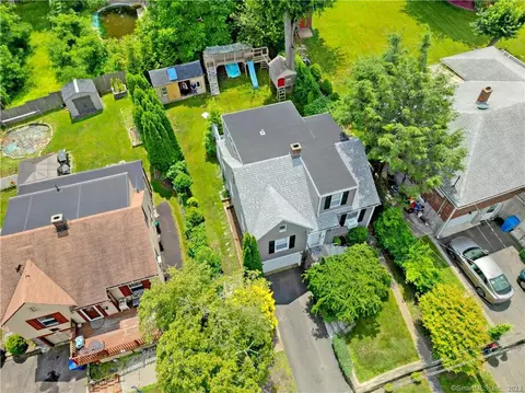33 Malmalick Ave, Waterbury, CT 06708