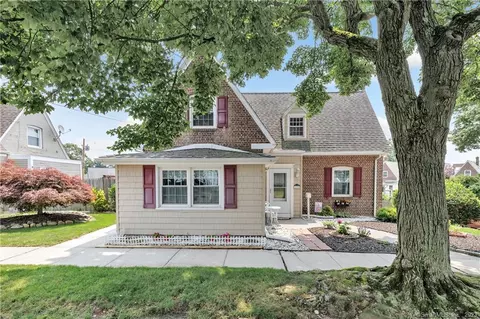 110 Grove St, Stratford, CT 06615